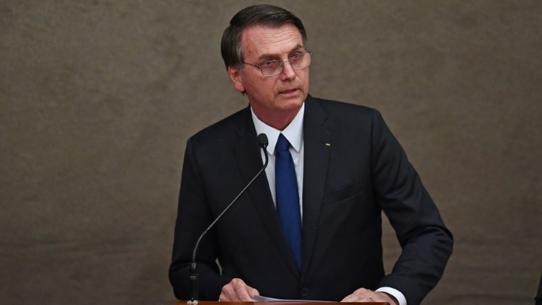 Bolsonaro muda planos para realizar reunião ministerial