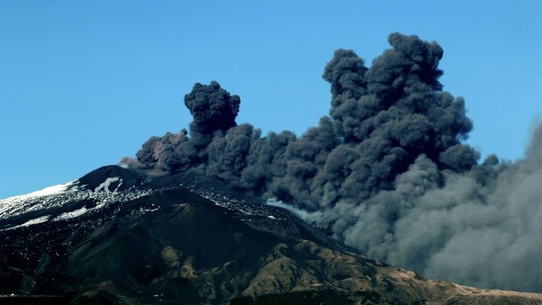 Terremoto de 4,8 graus na área do vulcão Etna deixa quatro feridos