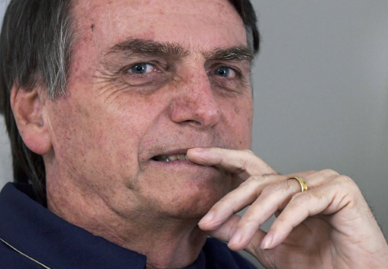 Médicos descartam realizar cirurgia de Bolsonaro antes de janeiro, dizem fontes
