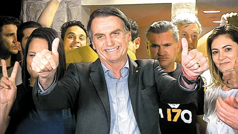 Bolsonaro destaca trabalho da área de Inteligência para segurança do País