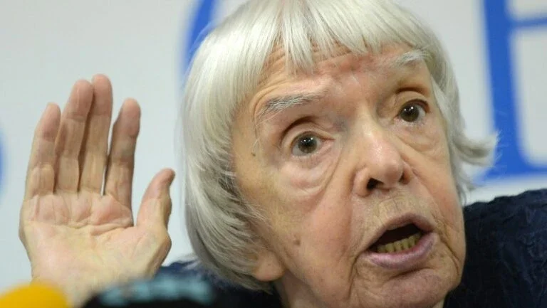 Morre ativista de direitos humanos mais antiga da Rússia, Liudmila Alexeeva