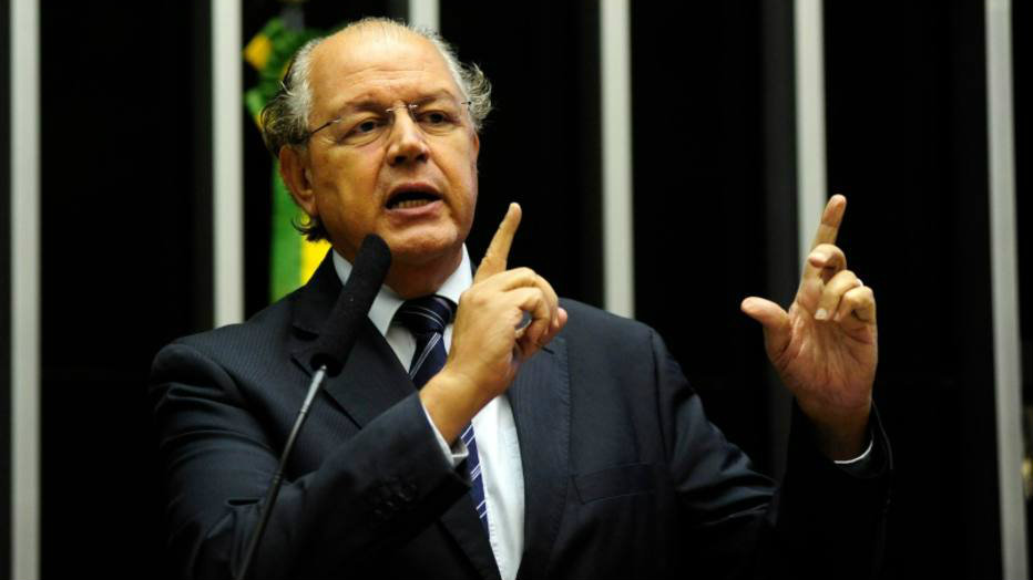O deputado federal Luiz Carlos Hauly, que não conseguiu se reeleger, deixará a Câmara a partir de 2019
