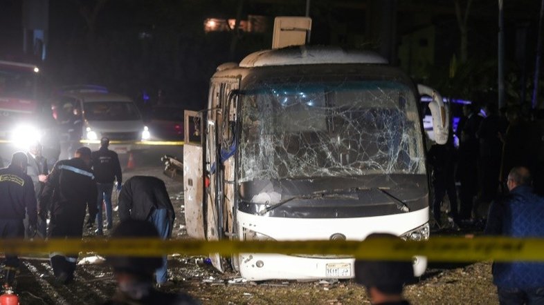 Ataque a bomba perto das pirâmides do Egito deixa quatro mortos