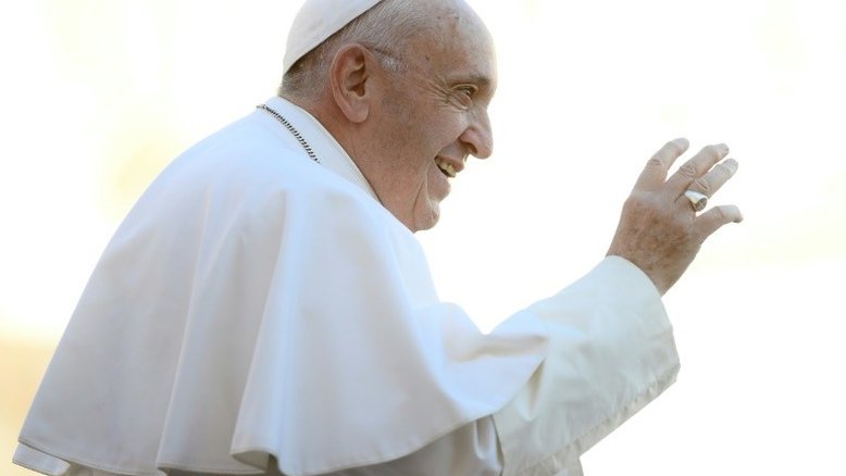 Papa viajará aos Emirados Árabes em fevereiro