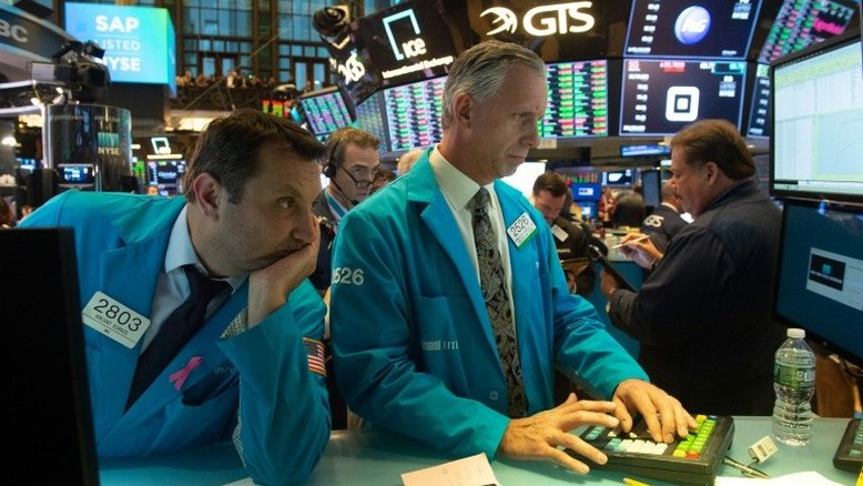Wall Street fecha em baixa; Dow Jones cai 2%