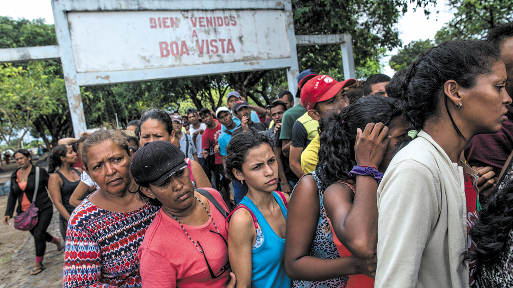Derrotas de Lula no mundo 5 FUGA DA FOME Calcula-se que cerca de 300 venezuelanos entrem diariamente em Roraima. Na capital, Boa Vista, há superlotação nos serviços de atendimento
