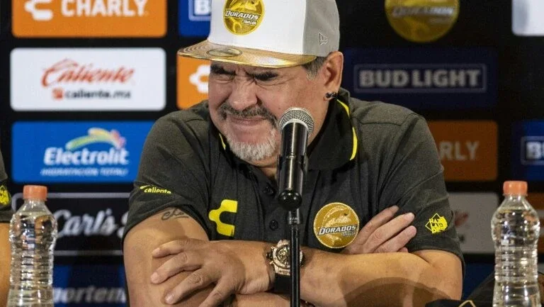Maradona recebe alta após cirurgia abdominal