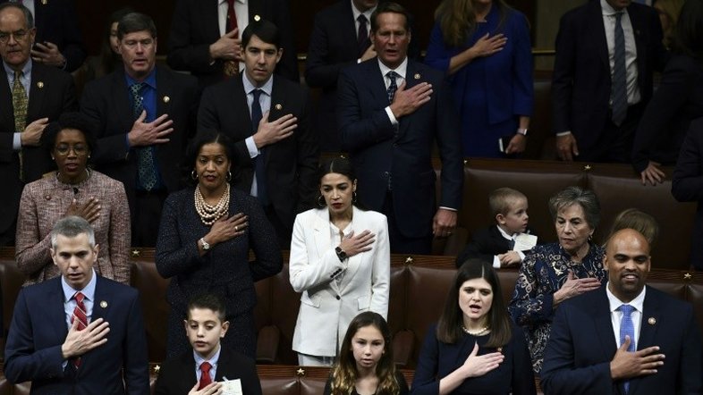Novo Congresso americano é inaugurado, com câmara baixa controlada pelos democratas