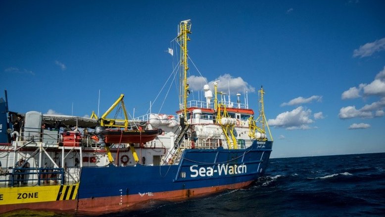 Malta consegue acordo para receber 49 migrantes bloqueados no Mediterrâneo