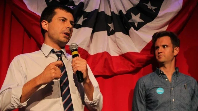 Prefeito gay entra na disputa à Presidência dos EUA