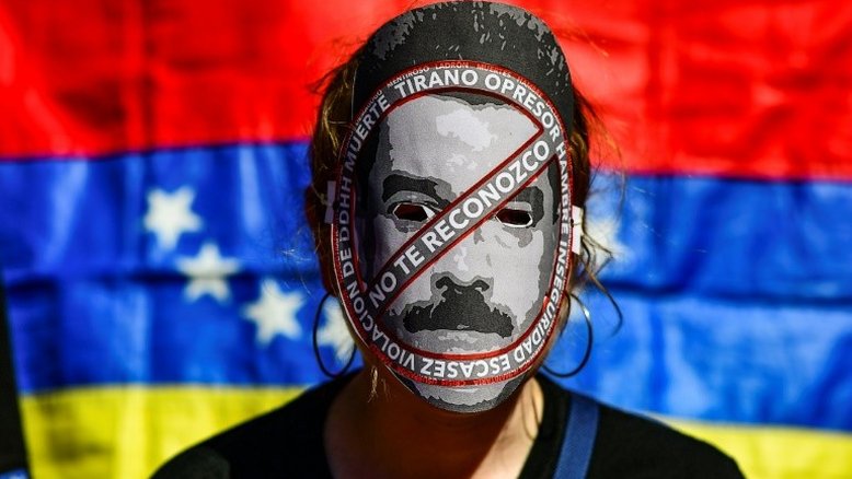 Venezuelanos protestam contra Maduro em Madri