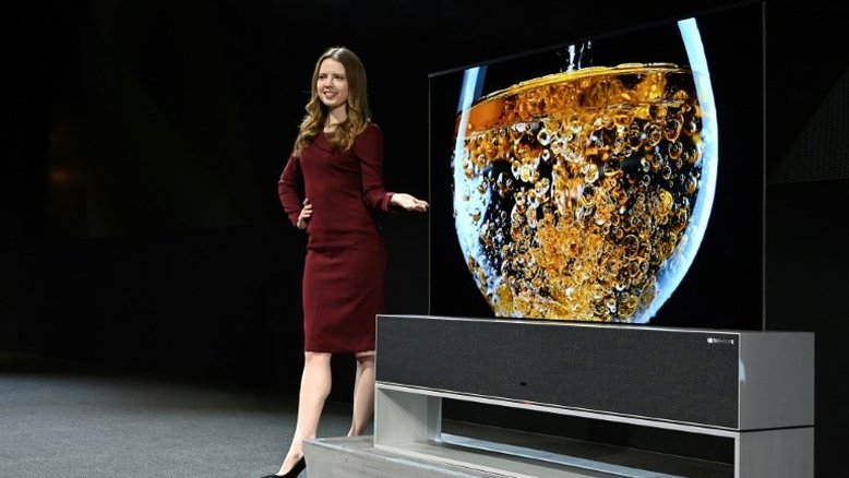 LG apresenta sua televisão enrolável, a nova tendência
