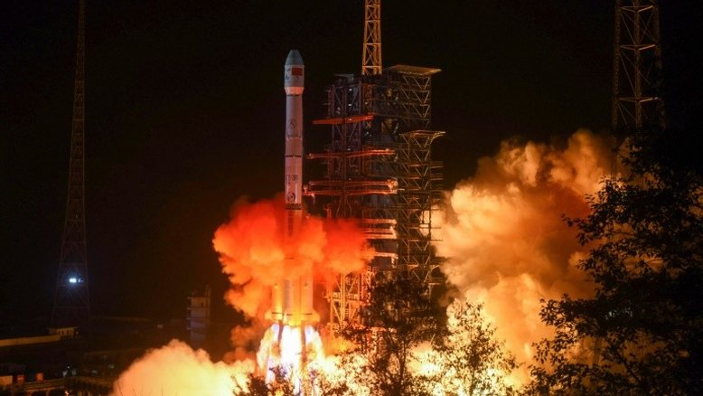 China faz primeiro pouso na face oculta da Lua