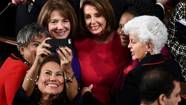 Democrata Nancy Pelosi é eleita líder da Câmara de Representantes