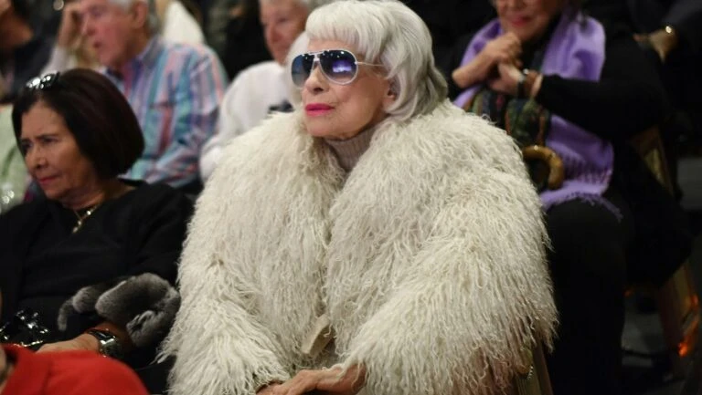 Carol Channing, estrela da Broadway, morre aos 97 anos