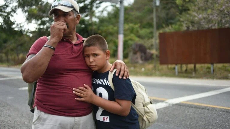 Migrantes hondurenhos retomam na Guatemala jornada rumo aos EUA
