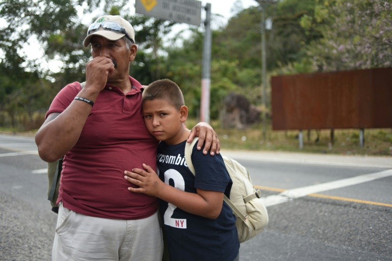 Migrantes hondurenhos retomam na Guatemala jornada rumo aos EUA
