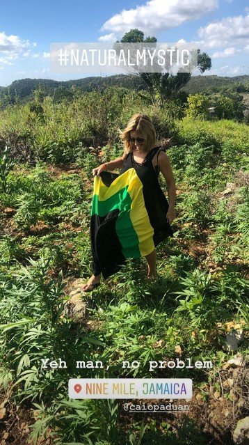 Cris Dias é criticada após foto em plantação de maconha 8 Cris Dias é criticada após foto em plantação de maconha