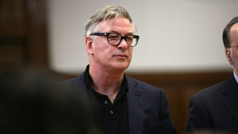 Alec Baldwin não sabia que arma que matou Halyna Hutchins tinha munição