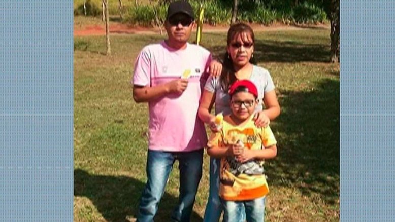 Policiais da Bolívia prendem homem acusado de matar família em SP