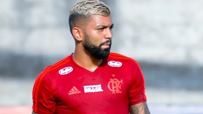 Com dores musculares, Gabigol desfalca o Flamengo contra o Internacional