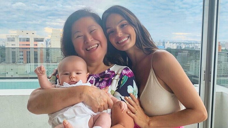 Sabrina Sato e Isis Valverde promovem encontro entre filhos