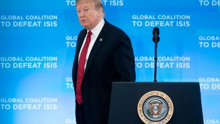Ex-membros da CIA alertam para conflito entre Trump e serviços secretos