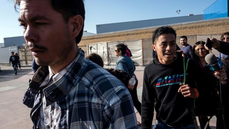 Anistia Internacional condena política dos EUA de devolver imigrantes ao México