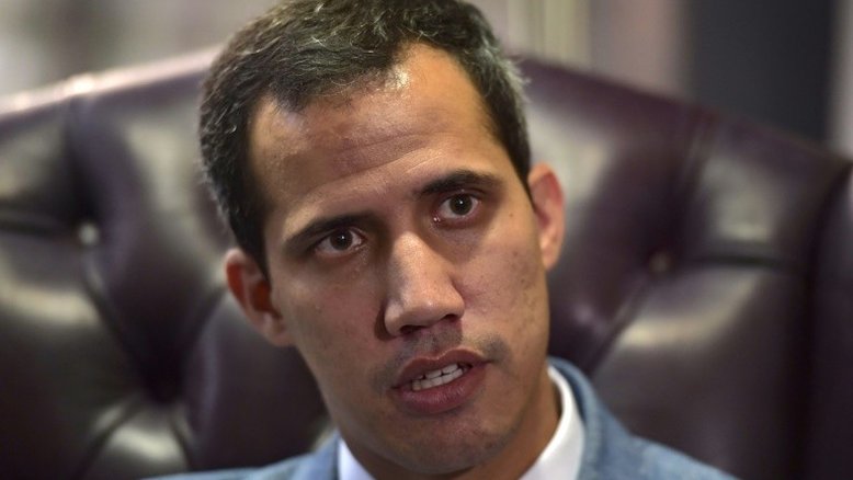 Guaidó não descarta intervenção externa na Venezuela; Maduro bloqueará ajuda