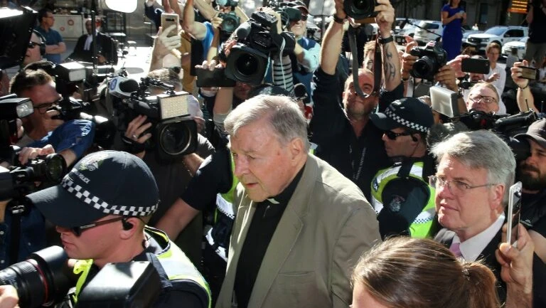 Cardeal condenado por pedofilia é preso e será investigado pelo Vaticano