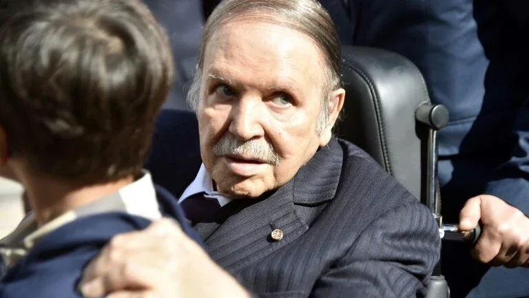 Presidente Abdelaziz Buteflika disputará quinto mandato na Argélia