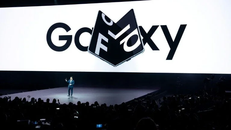 Samsung apresenta Galaxy Fold, primeiro smartphone com tela dobrável