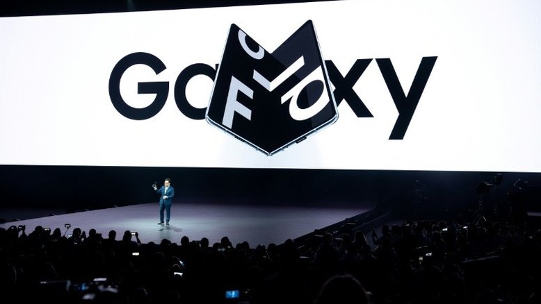 Samsung apresenta Galaxy Fold, primeiro smartphone com tela dobrável