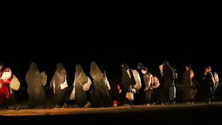 Armas e leite em pó, a bagagem incomum das jihadistas na Síria