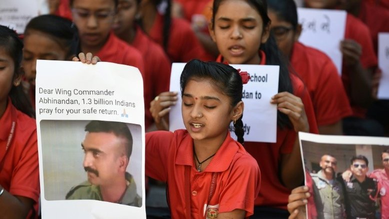 Paquistão libertará piloto indiano como gesto de paz