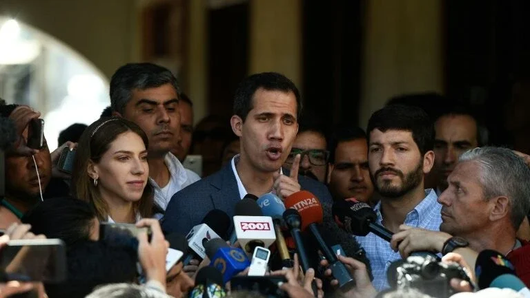 Guaidó convoca grande mobilização para exigir entrada de ajuda humanitária