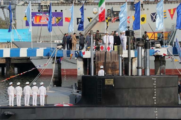 Irã incorpora novo submarino, capaz de lançar mísseis de cruzeiro