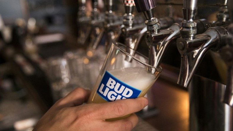 Grupo AB InBev registra queda de 14,7% de seu lucro em 2018