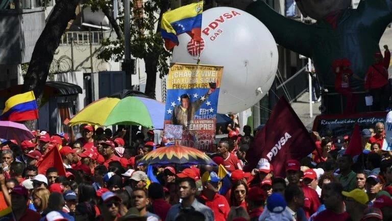 PDVSA: pilar da economia venezuelana que se desvalorizou em 20 anos de chavismo