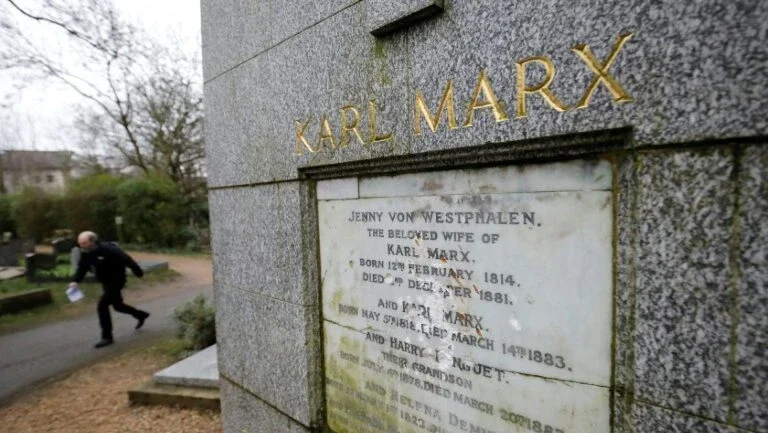 Túmulo de Karl Marx em Londres é vandalizado novamente