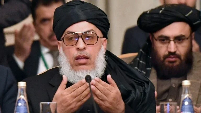Talibãs exigem nova Constituição para Afeganistão