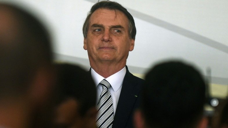 Bolsonaro presta homenagem a ex-ditadores paraguaios e brasileiros