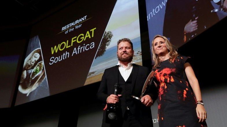 Pequeno restaurante de praia sul-africano é nomeado o melhor do mundo