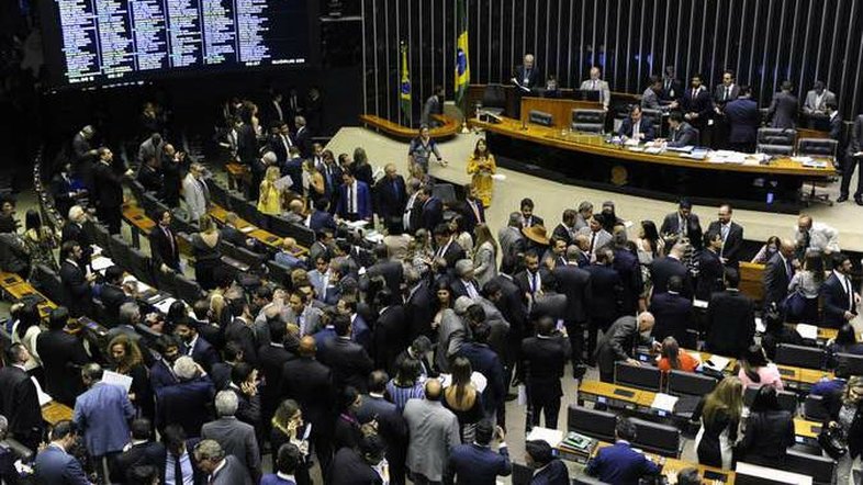Câmara derruba decreto assinado por Mourão sobre sigilo de documentos públicos