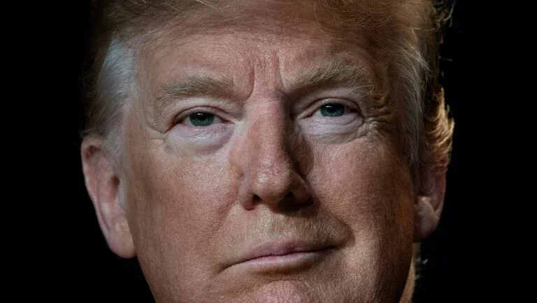 Trump ataca democratas por investigação sobre conluio com russos