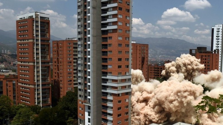 Colômbia derruba fortaleza de Pablo Escobar