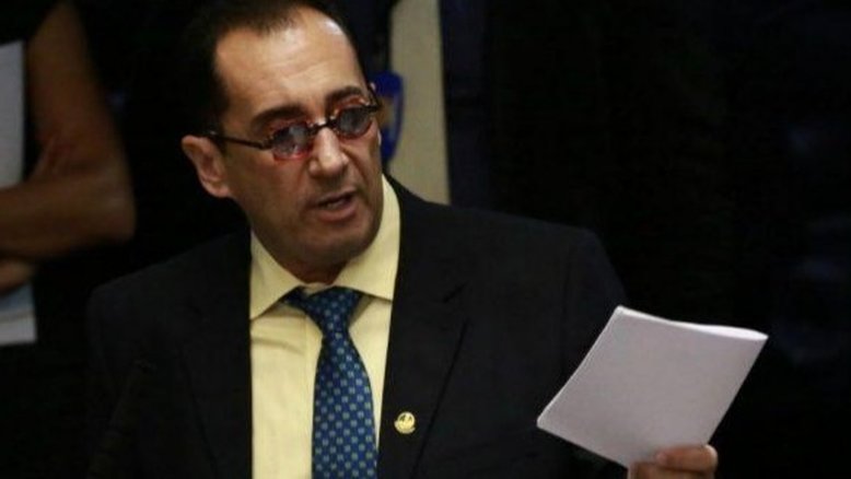 "Se não tiver cédula, vou ter um infarto", diz Jorge Kajuru