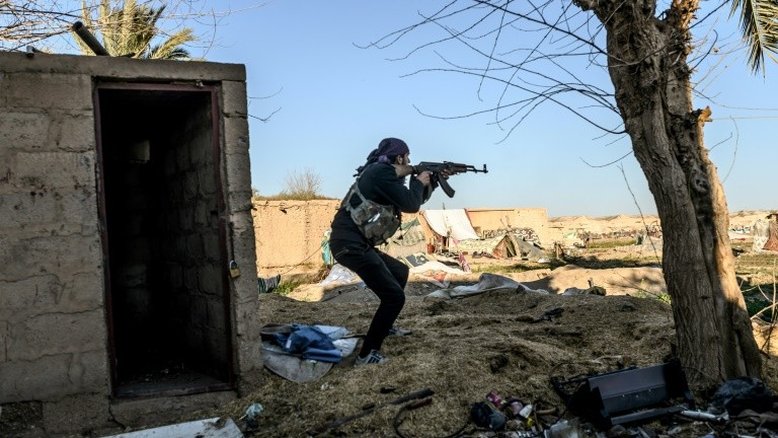 Estado Islâmico pede em vídeo que seus combatentes resistam ao cerco