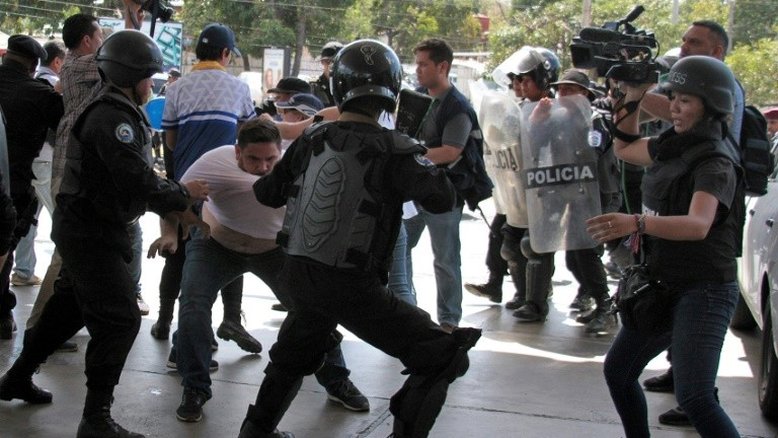 Libertados mais de 100 manifestantes detidos em novo dia de repressão na Nicarágua