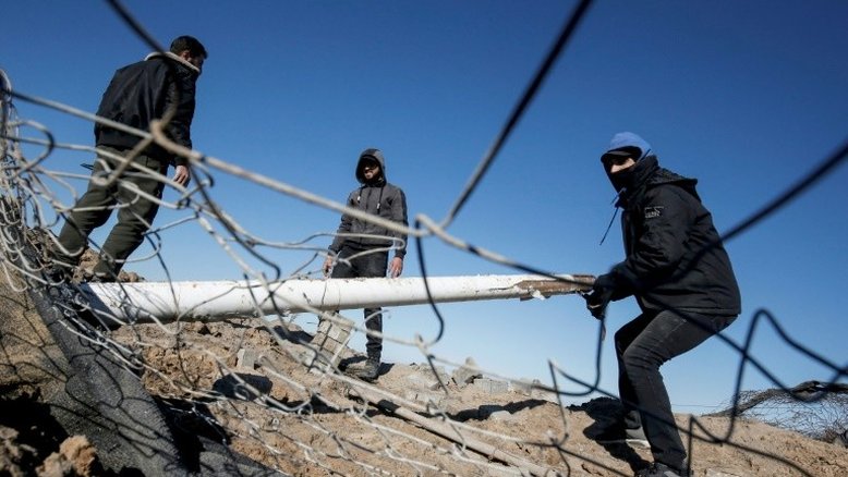 Israel bombardeia posições do Hamas em Gaza em resposta a foguete